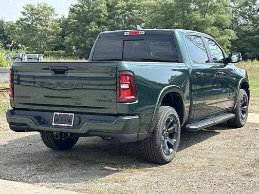 Green 2027 RAM 1500 Big Horn/Lone Star