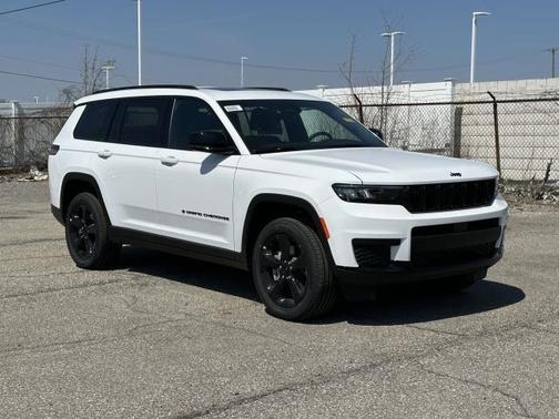 2025 Jeep Grand Cherokee L Laredo