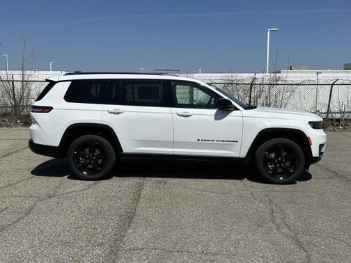 2025 Jeep Grand Cherokee L Laredo