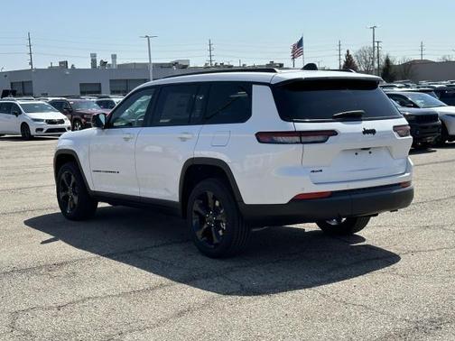 2025 Jeep Grand Cherokee L Laredo