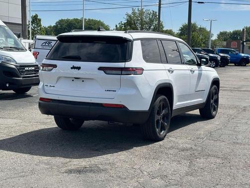 Bright White Clearcoat 2023 Jeep Grand Cherokee L Limited