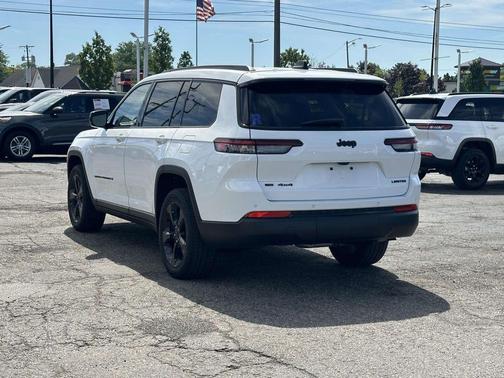 Bright White Clearcoat 2023 Jeep Grand Cherokee L Limited