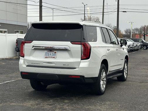 2022 GMC Yukon SLT