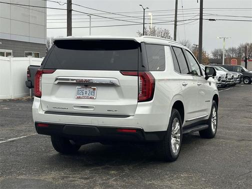 2022 GMC Yukon SLT