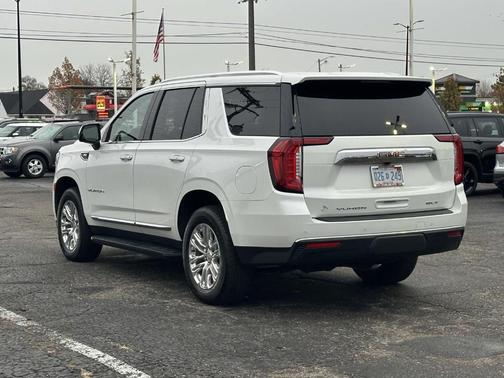 2022 GMC Yukon SLT
