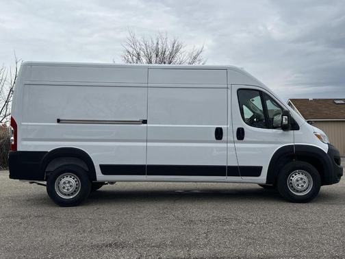 Bright White Clearcoat 2026 RAM ProMaster 2500 High Roof