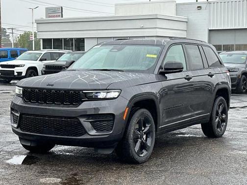 2025 Jeep Grand Cherokee Laredo