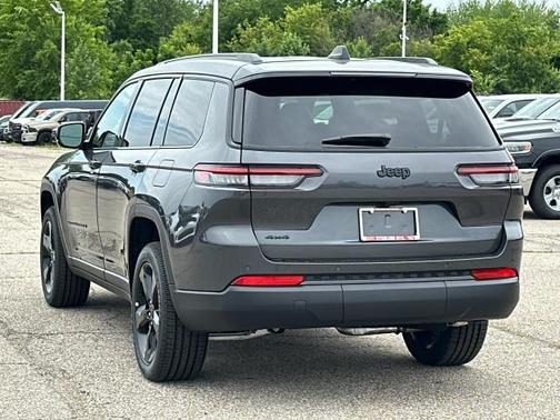 2025 Jeep Grand Cherokee L Laredo