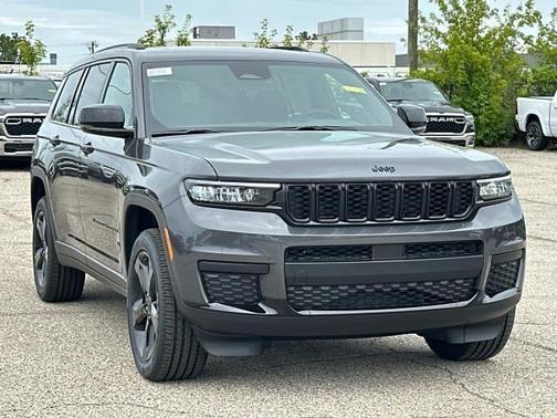 2025 Jeep Grand Cherokee L Laredo