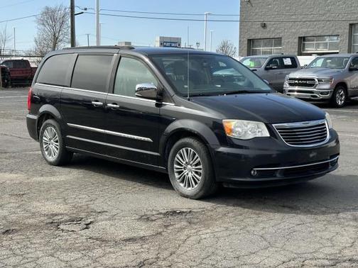 2014 Chrysler Town & Country Touring-L