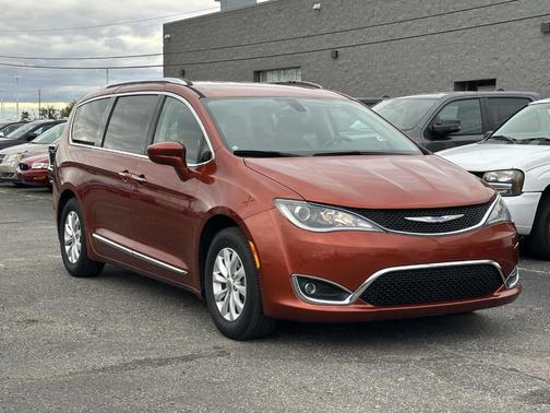 2018 Chrysler Pacifica Touring-L Plus