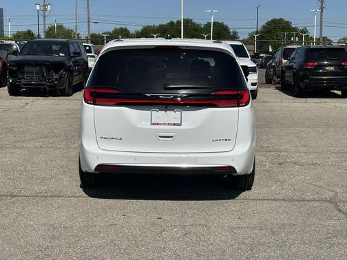 White 2027 Chrysler Pacifica LIMITED