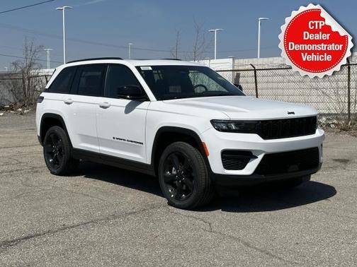 2025 Jeep Grand Cherokee Laredo
