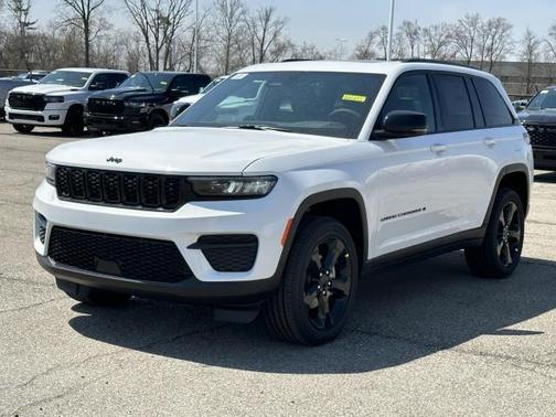2025 Jeep Grand Cherokee Laredo
