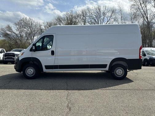 Bright White Clearcoat 2026 RAM ProMaster 2500 High Roof