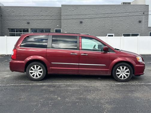 2015 Chrysler Town & Country Touring