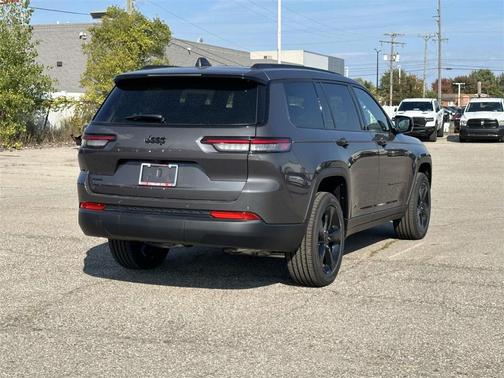 2025 Jeep Grand Cherokee L Laredo