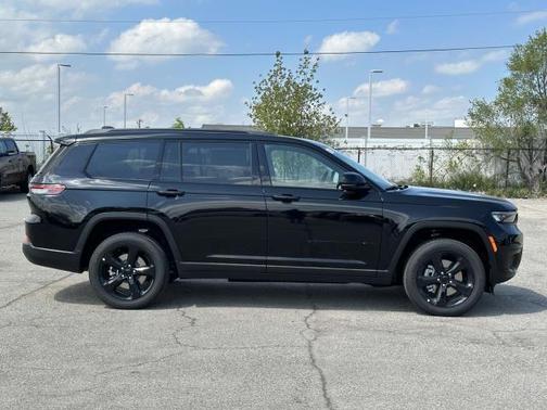 2025 Jeep Grand Cherokee L Laredo