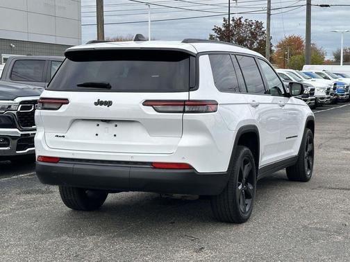 2023 Jeep Grand Cherokee L Laredo