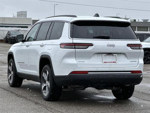 2026 Jeep Cherokee Sport