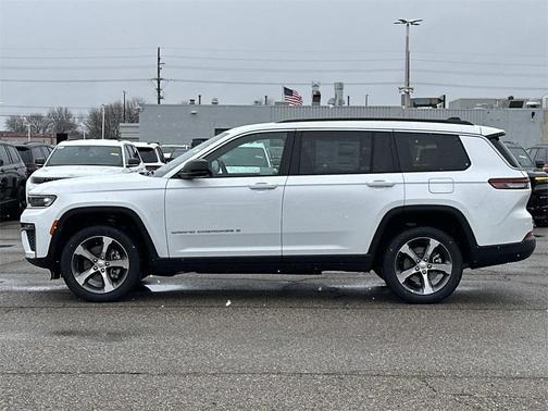 2026 Jeep Cherokee Sport