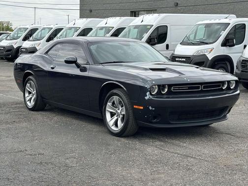 Steel Metallic 2016 Dodge Challenger SXT