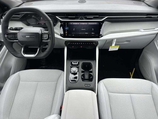 Diamond Black 2026 Jeep Cherokee LAREDO/LIMITED