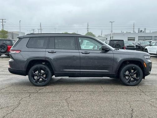 2025 Jeep Grand Cherokee L Laredo
