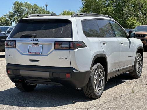 Silver Zynith Clearcoat 2026 Jeep Cherokee LAREDO/LIMITED
