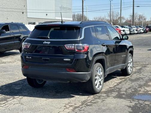 2022 Jeep Compass Latitude Lux