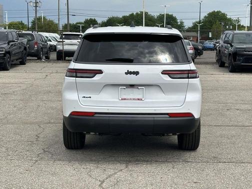 Bright White Clearcoat 2026 Jeep Grand Cherokee L Limited