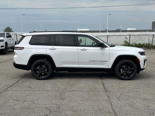 Bright White Clearcoat 2026 Jeep Grand Cherokee L Limited