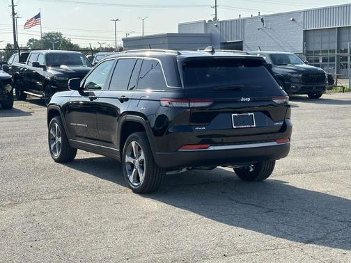 Diamond Black 2026 Jeep Grand Cherokee Limited