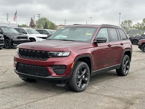 2025 Jeep Grand Cherokee Laredo
