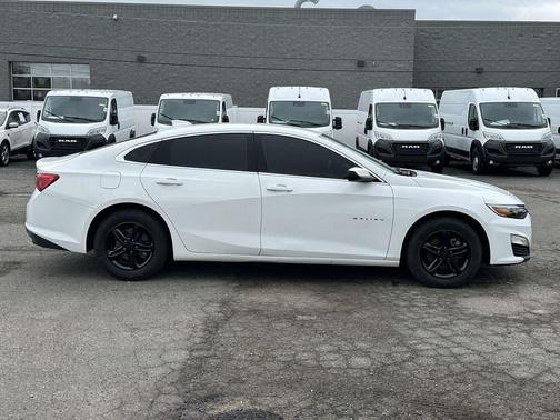 Summit White 2023 Chevrolet Malibu LT