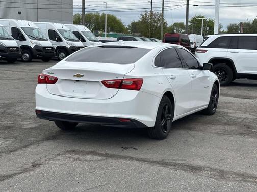 Summit White 2023 Chevrolet Malibu LT