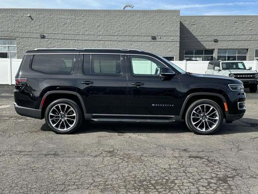 Diamond Black 2022 Jeep Wagoneer Series II
