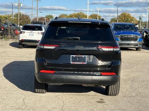 2025 Jeep Grand Cherokee L Laredo