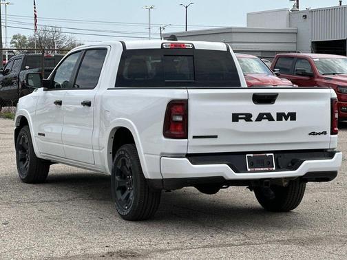 Bright White Clearcoat 2026 RAM 1500 Big Horn/Lone Star