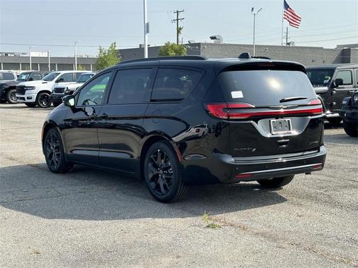 2026 Chrysler Pacifica Limited