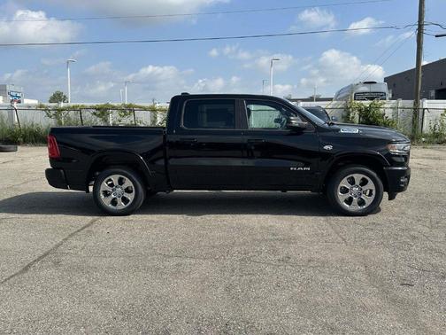 Silver 2027 RAM 1500 Big Horn/Lone Star