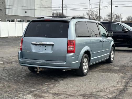 2008 Chrysler Town & Country Touring