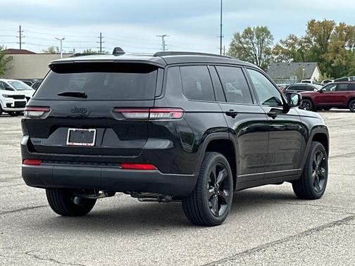 2025 Jeep Grand Cherokee L Laredo