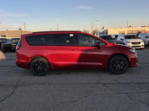 2026 Chrysler Pacifica Limited