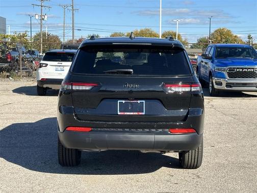 2025 Jeep Grand Cherokee L Laredo