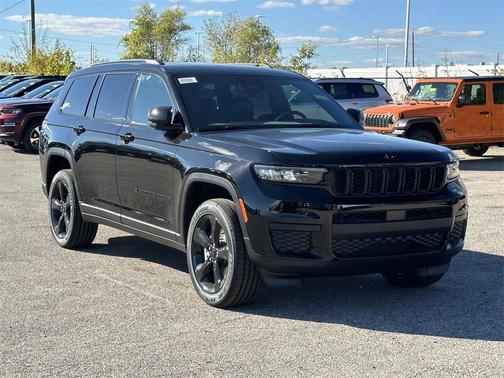 2025 Jeep Grand Cherokee L Laredo