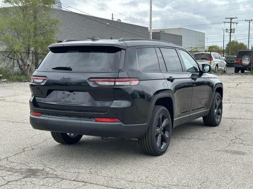 2025 Jeep Grand Cherokee L Laredo