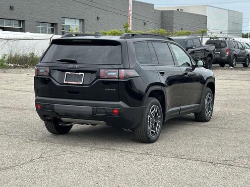 Diamond Black 2026 Jeep Cherokee LAREDO/LIMITED