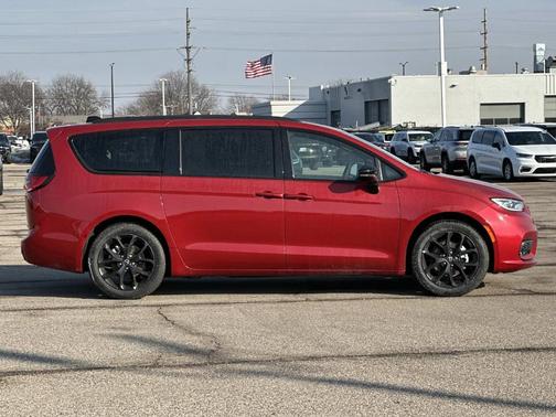 2026 Chrysler Pacifica Limited