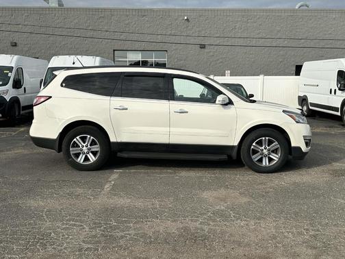 White 2015 Chevrolet Traverse 1LT